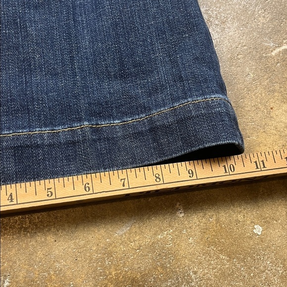 Express Dark Blue Eva Fit and Flare trouser Jeans
Size: 10s (See measurement) - Picture 8 of 9